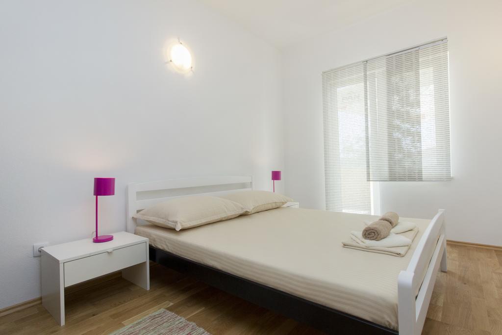 Apartments Zoran Pirovac Eksteriør bilde