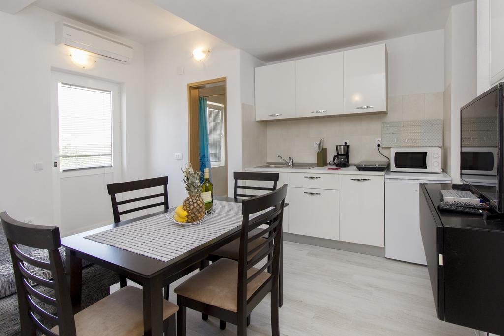 Apartments Zoran Pirovac Eksteriør bilde