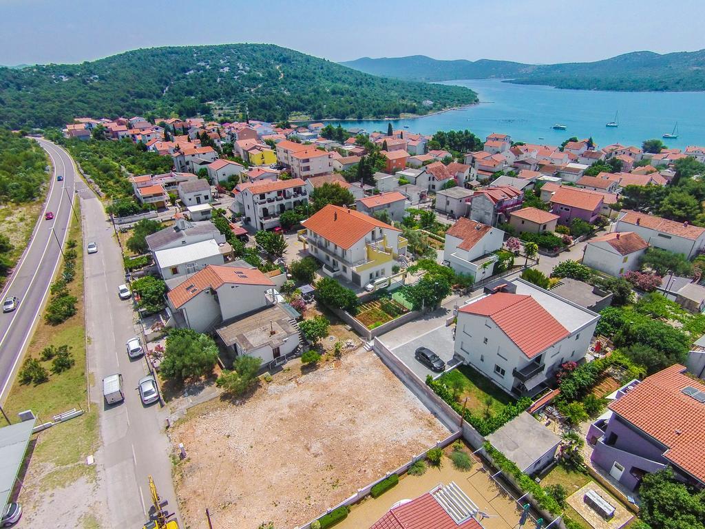 Apartments Zoran Pirovac Eksteriør bilde