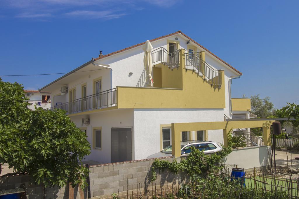 Apartments Zoran Pirovac Eksteriør bilde